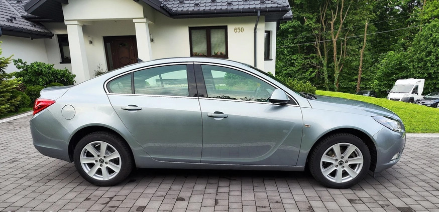 Opel Insignia cena 31700 przebieg: 186000, rok produkcji 2013 z Zwoleń małe 301